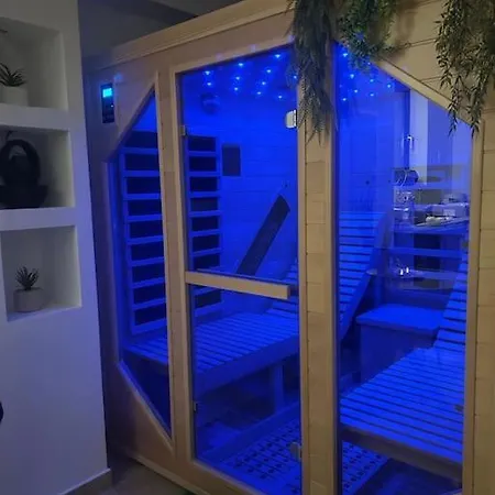 Magnifique Avec Jacuzzi Et Sauna Privatifs Apartman